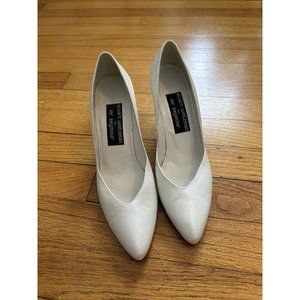 Vintage Stuart Weitzman White almond toe pumps